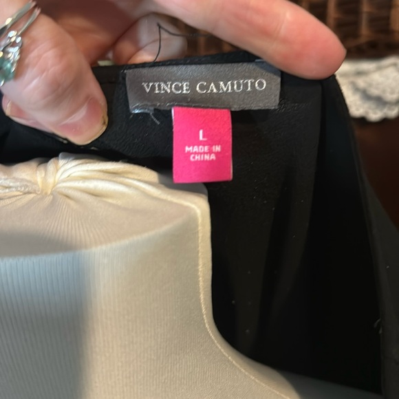 Vince Camuto black blouse - Picture 4 of 5